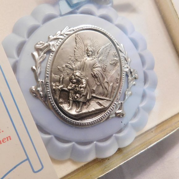 Vintage Baby's Cradle Medal Medallion Guardian Angel by Roman, Inc. 1988 - Picture 3 of 7